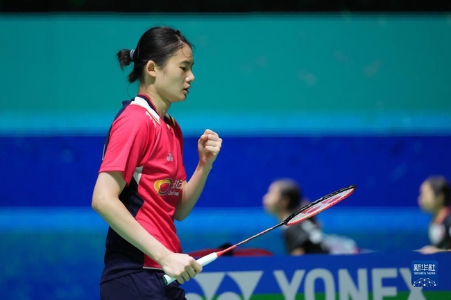 在中场形成 在中场形成