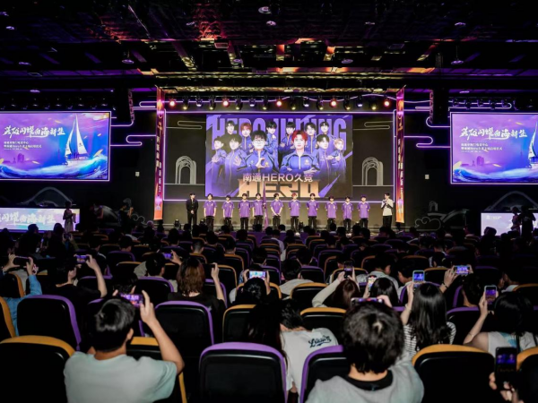 季后赛中与 季后赛中与